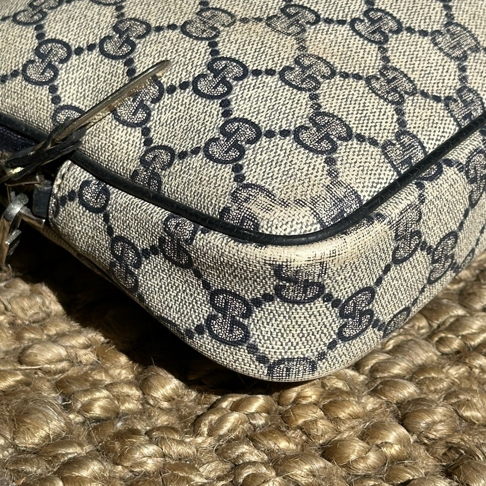 Gucci Navy Blue and Beige Signature Monogram Bag - Picture 9 of 13